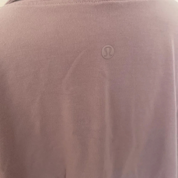 Lululemon sz 10 Back In Action Wrap Smoky Blush great pre owned condition - Picture 5 of 6